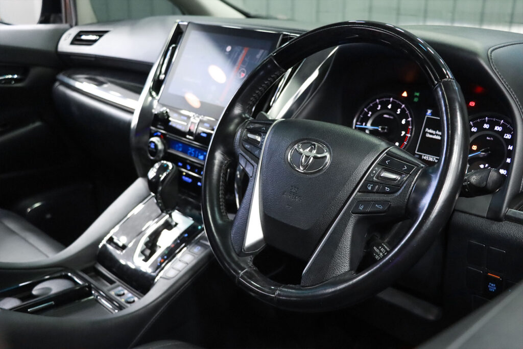 Toyota Vellfire 2.5 V MNC 2020 [HDCF]