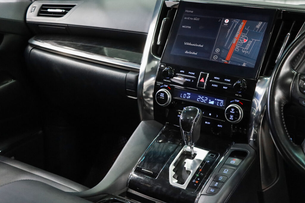Toyota Vellfire 2.5 V MNC 2020 [HDCF]