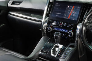 Toyota Vellfire 2.5 V MNC 2020 [HDCF]