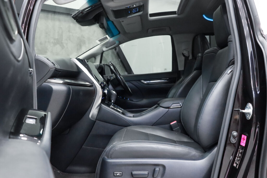 Toyota Vellfire 2.5 V MNC 2020 [HDCF]