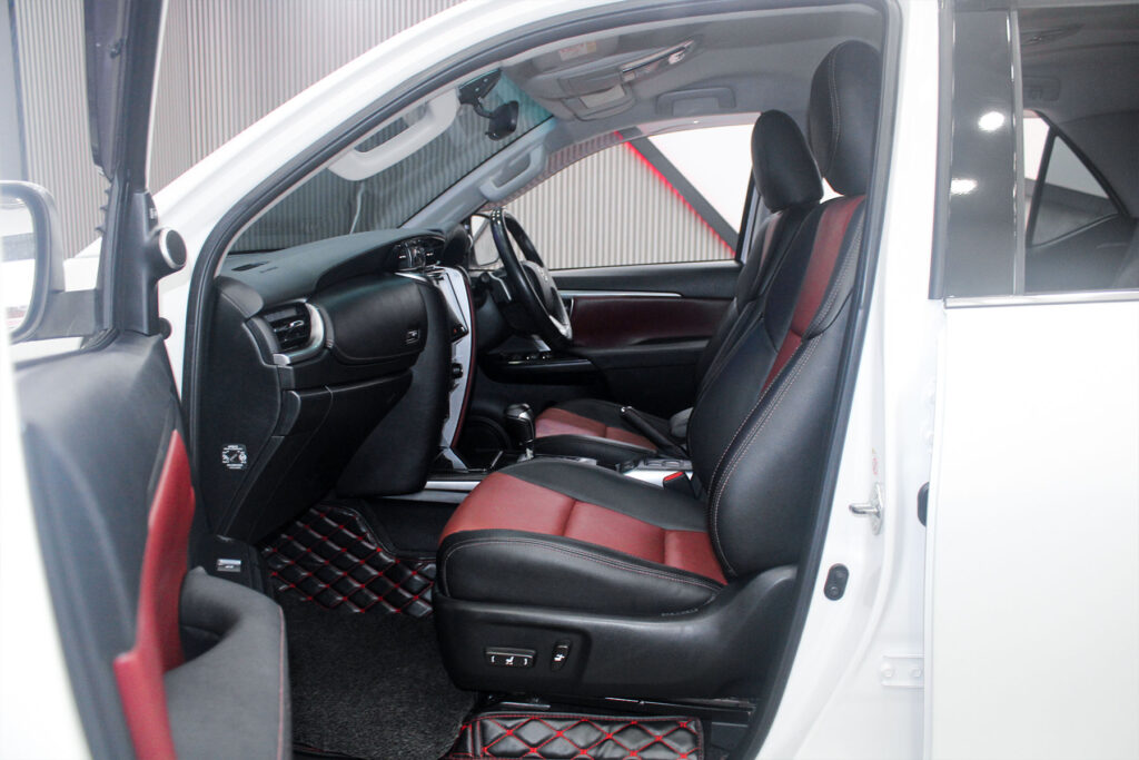 Toyota Fortuner 2.8 TRD 2WD MNC 2018 [AGGA]