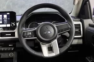 Mitsubishi Triton 2.4 Double Cab Ultra Plus 2WD 2025 [GAGF]