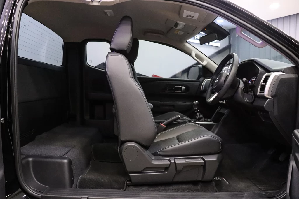 Mitsubishi Triton 2.4 Mega Cab Ultra Plus 2025 [AIGB]