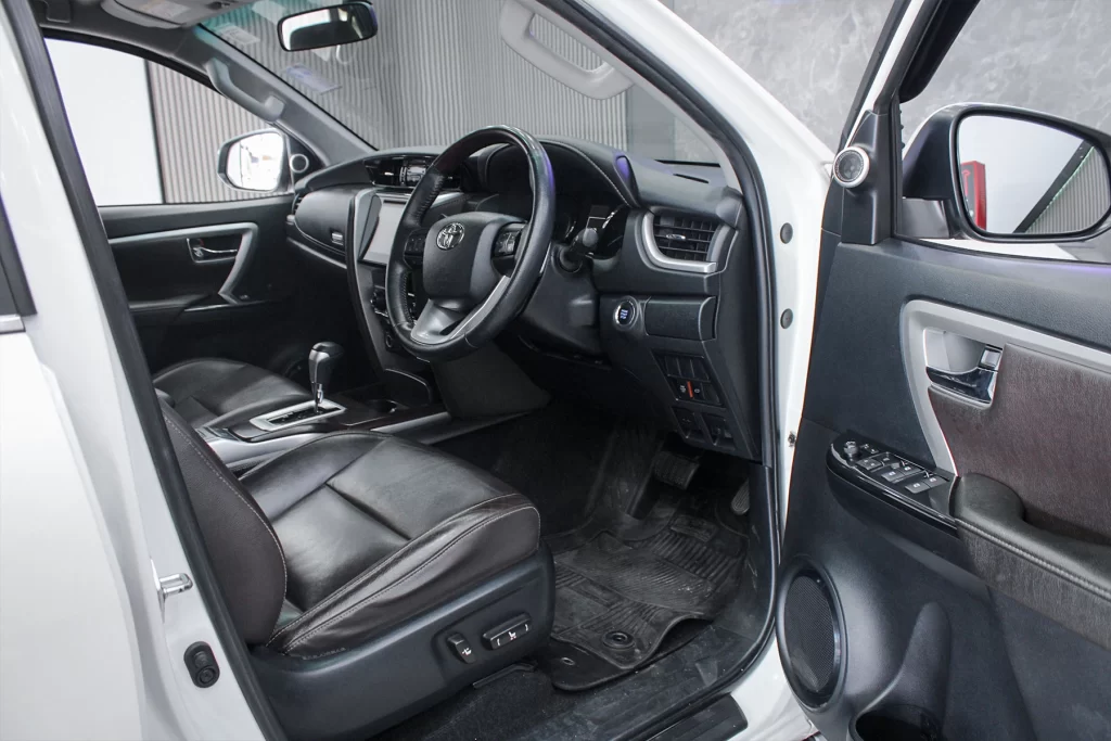 Toyota Fortuner 2.4 V 2WD MNC 2018 [EDCC]