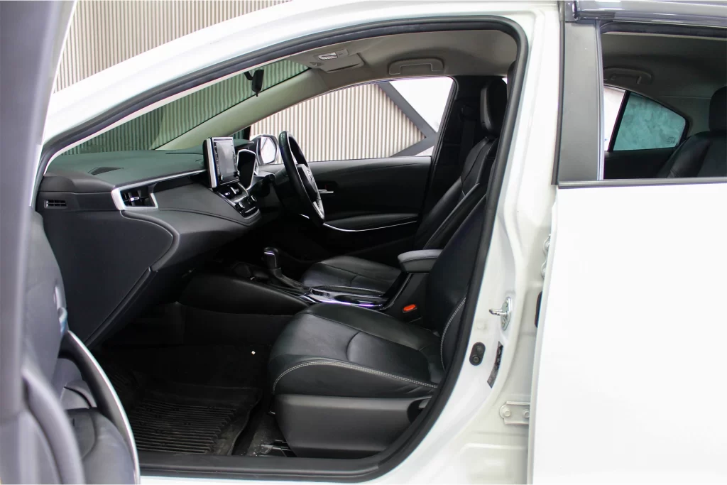 Toyota Altis 1.8 Hybrid Premium MNC 2022 [EAGH]