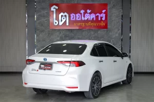 Toyota Altis 1.8 Hybrid Premium MNC 2022 [EAGH]