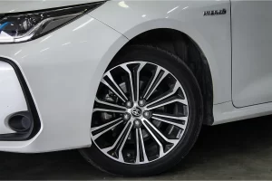 Toyota Altis 1.8 Hybrid Premium MNC 2022 [EAGH]