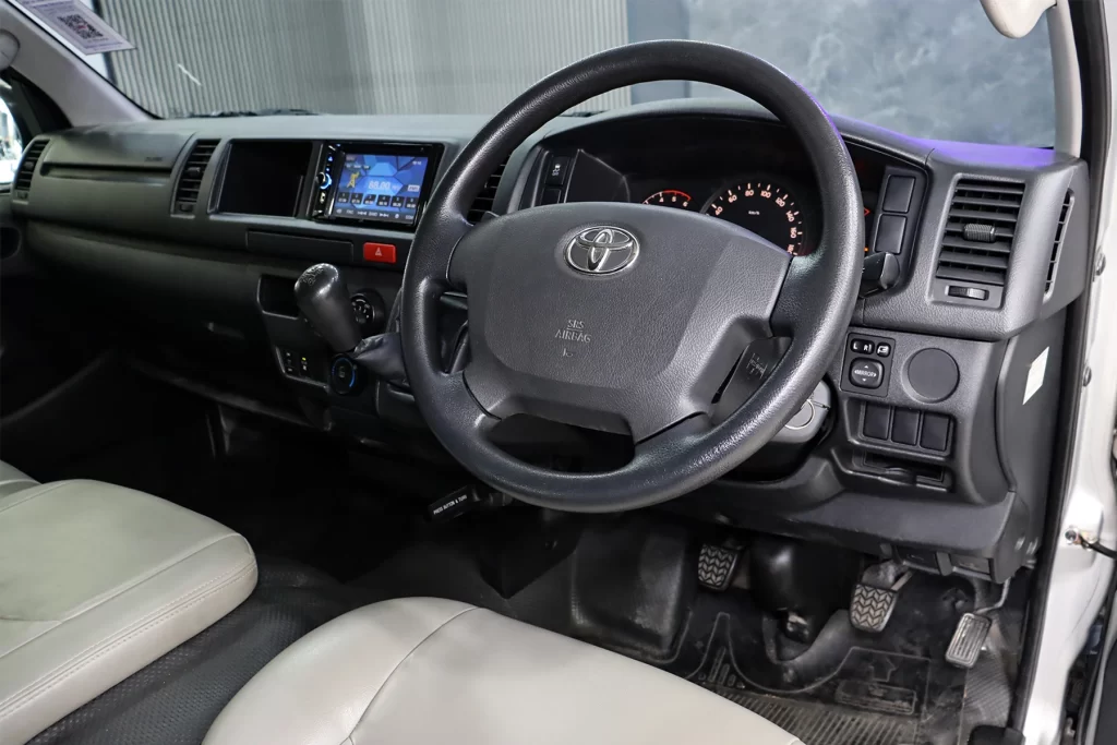 Toyota Commuter 3.0 D4D 2019 M/T [ICDG]