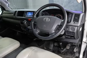 Toyota Commuter 3.0 D4D 2019 M/T [ICDG]