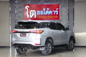 Toyota Fortuner 2.4 Leader 4WD 2023 [DIAB]