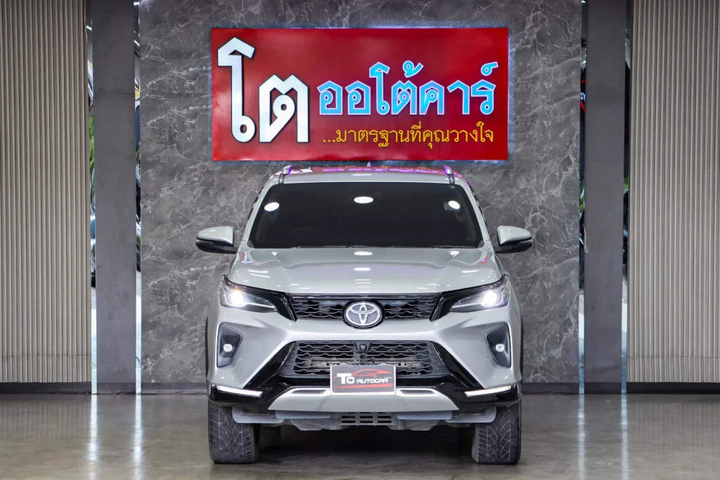 Toyota Fortuner 2.4 Leader 4WD 2023 [DIAB]