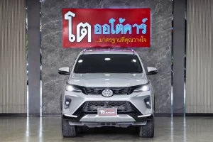 Toyota Fortuner 2.4 Leader 4WD 2023 [DIAB]