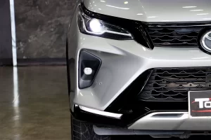 Toyota Fortuner 2.4 Leader 4WD 2023 [DIAB]