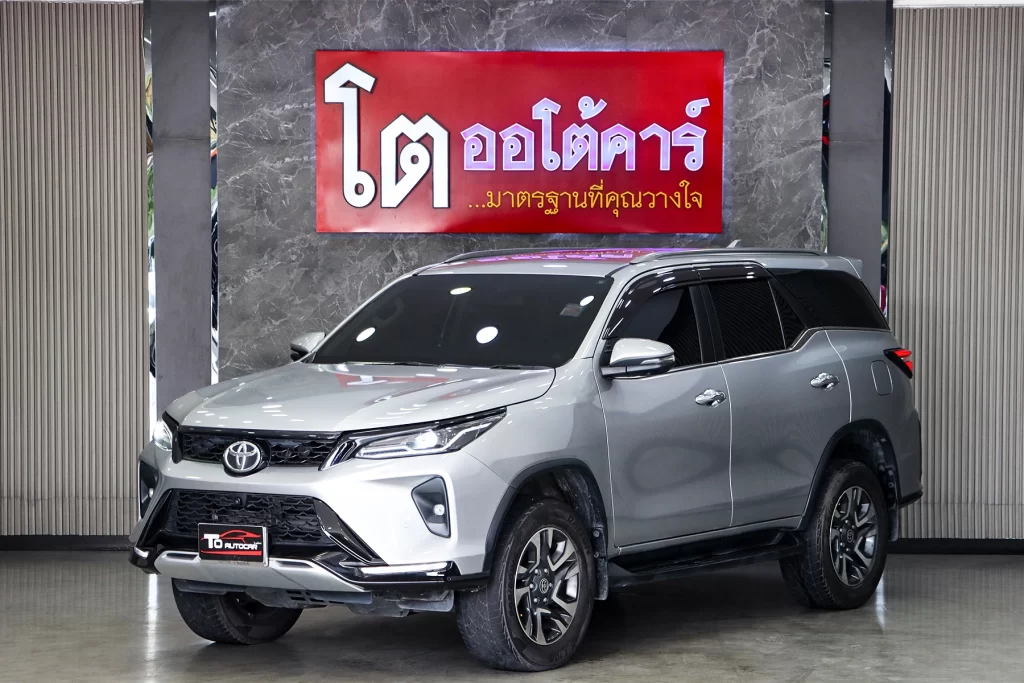 Toyota Fortuner 2.4 Leader 4WD 2023 [DIAB]