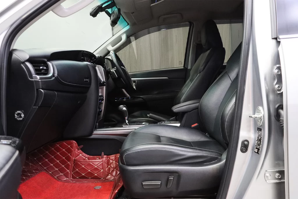 Toyota Fortuner 2.4 Leader 4WD 2023 [DIAB]