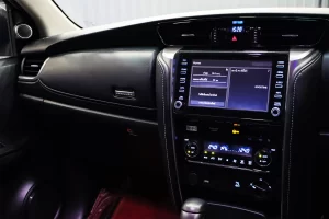 Toyota Fortuner 2.4 Leader 4WD 2023 [DIAB]