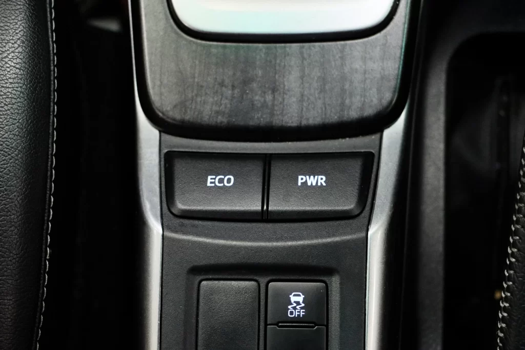 Toyota Fortuner 2.4 Leader 4WD 2023 [DIAB]