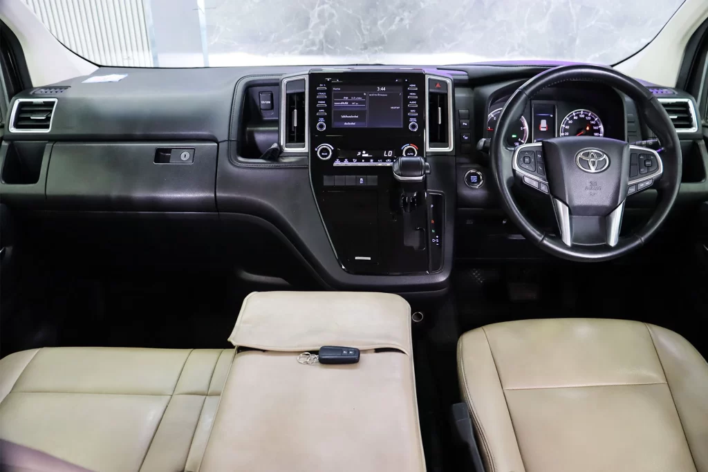 Toyota Majesty 2.8 Standard 2020 [FDJG]