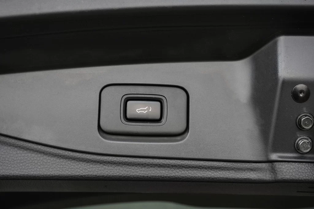 Isuzu MU-X 1.9 Ultimate 2WD 2022 [GEEB]