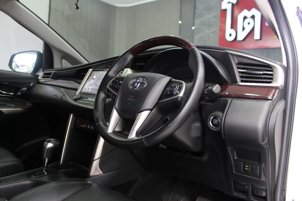 Toyota Innova 2.8 Crysta Premium MNC 2022 [BAJB]