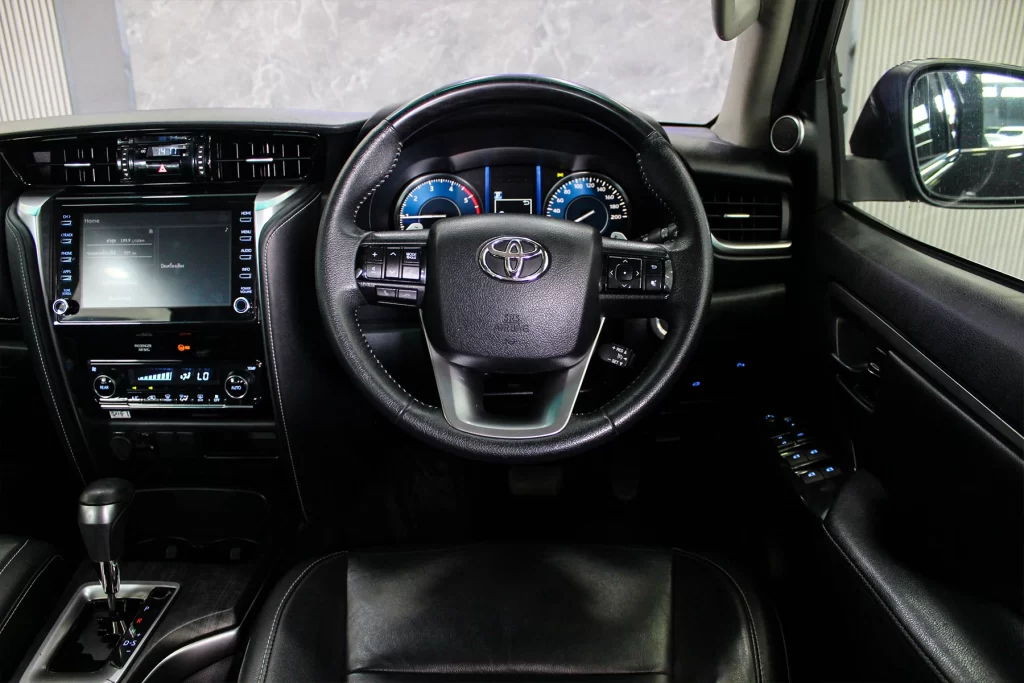 Toyota Fortuner 2.4 V 2WD 2020 [DCJC]
