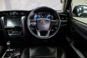 Toyota Fortuner 2.4 V 2WD 2020 [DCJC]