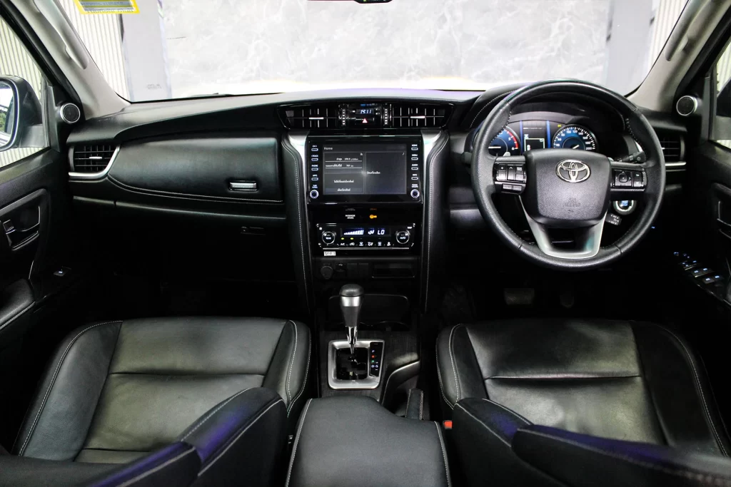 Toyota Fortuner 2.4 V 2WD 2020 [DCJC]