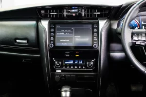 Toyota Fortuner 2.4 V 2WD 2020 [DCJC]