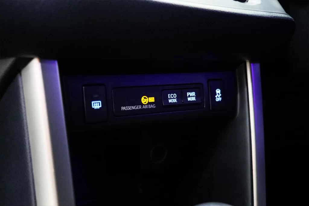 Toyota Innova 2.0 Entry MNC 2022 [DAB]