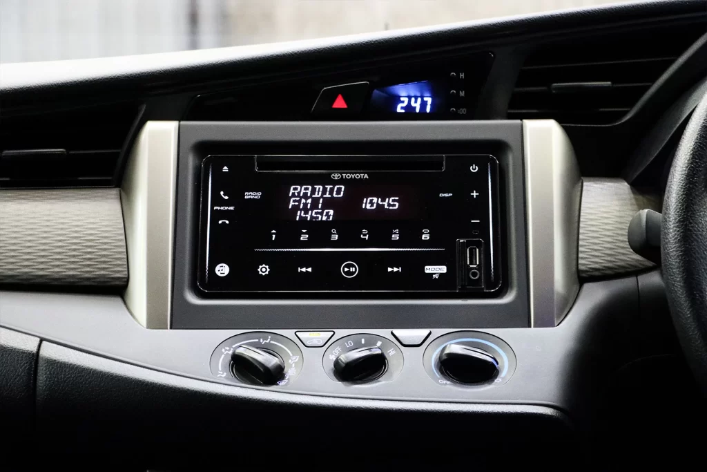 Toyota Innova 2.0 Entry MNC 2022 [DAB]