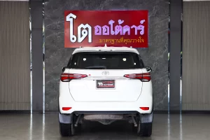 Toyota Fortuner 2.4 V 2WD 2020 [FJCC]