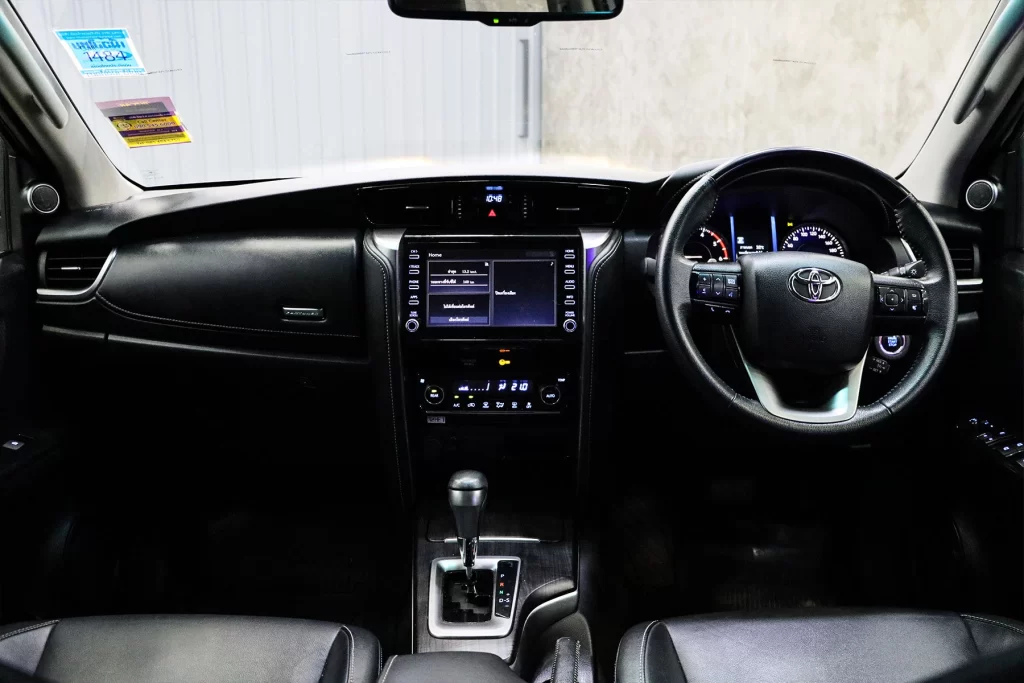Toyota Fortuner 2.4 V 2WD 2020 [FJCC]
