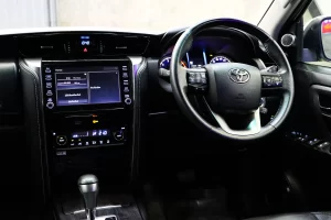 Toyota Fortuner 2.4 V 2WD 2020 [FJCC]