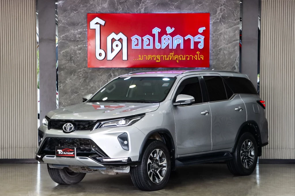 Toyota Fortuner 2.4 Leader V 4WD 2022 [DJAJ]