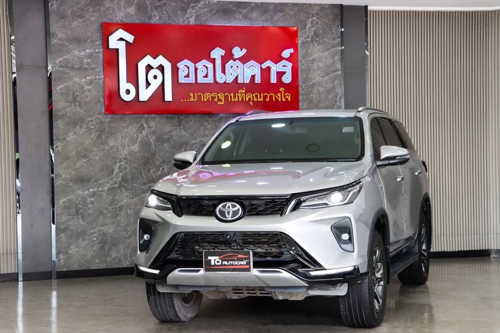 Toyota Fortuner 2.4 Leader V 4WD 2022 [DJAJ]