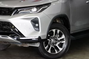 Toyota Fortuner 2.4 Leader V 4WD 2022 [DJAJ]