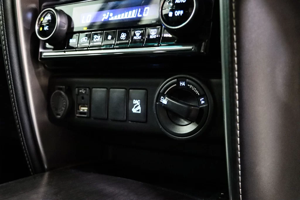 Toyota Fortuner 2.4 Leader V 4WD 2022 [DJAJ]