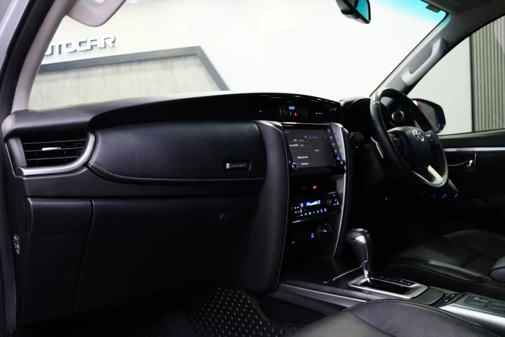 Toyota Fortuner 2.4 Leader V 4WD 2022 [DJAJ]