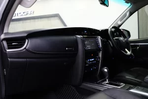 Toyota Fortuner 2.4 Leader V 4WD 2022 [DJAJ]