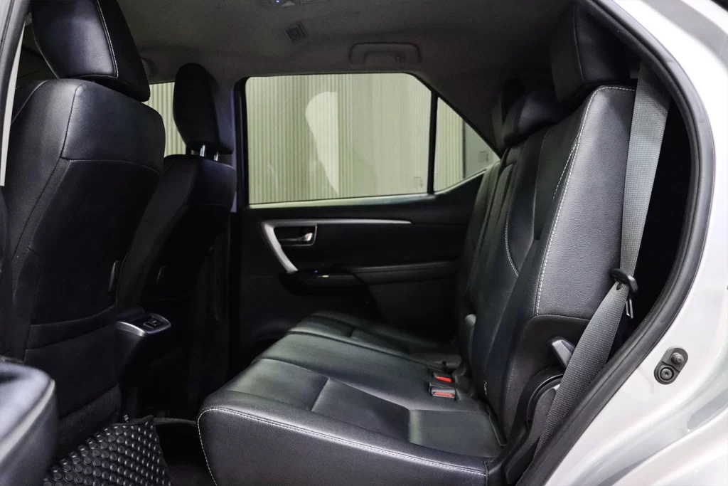 Toyota Fortuner 2.4 Leader V 4WD 2022 [DJAJ]