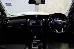 Toyota Fortuner 2.4 Leader V 4WD 2022 [DJAJ]