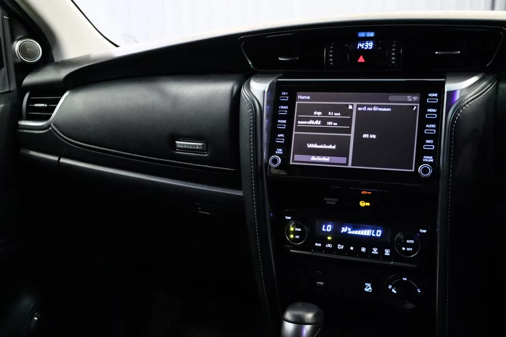 Toyota Fortuner 2.4 Leader V 4WD 2022 [DJAJ]