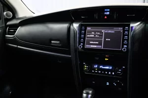 Toyota Fortuner 2.4 Leader V 4WD 2022 [DJAJ]
