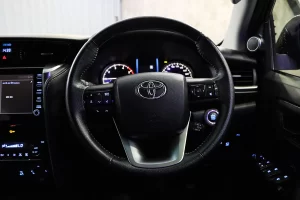 Toyota Fortuner 2.4 Leader V 4WD 2022 [DJAJ]