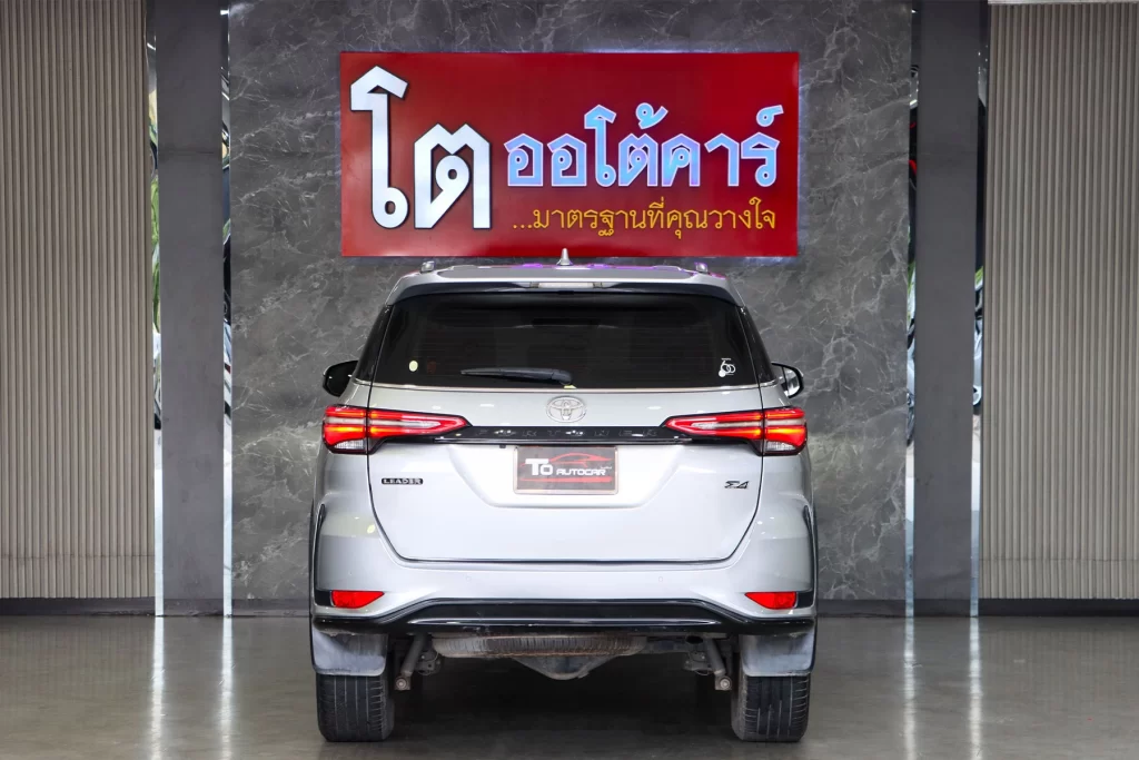 Toyota Fortuner 2.4 Leader V 4WD 2022 [DJAJ]