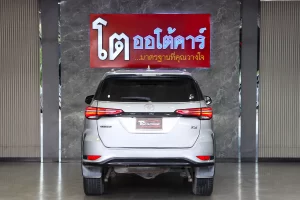 Toyota Fortuner 2.4 Leader V 4WD 2022 [DJAJ]