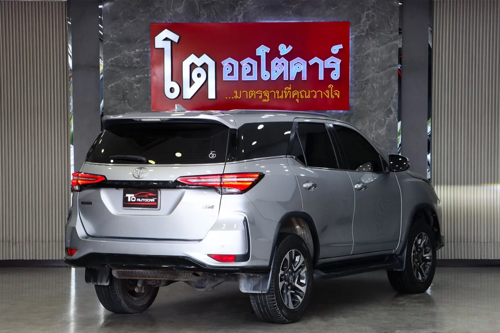 Toyota Fortuner 2.4 Leader V 4WD 2022 [DJAJ]