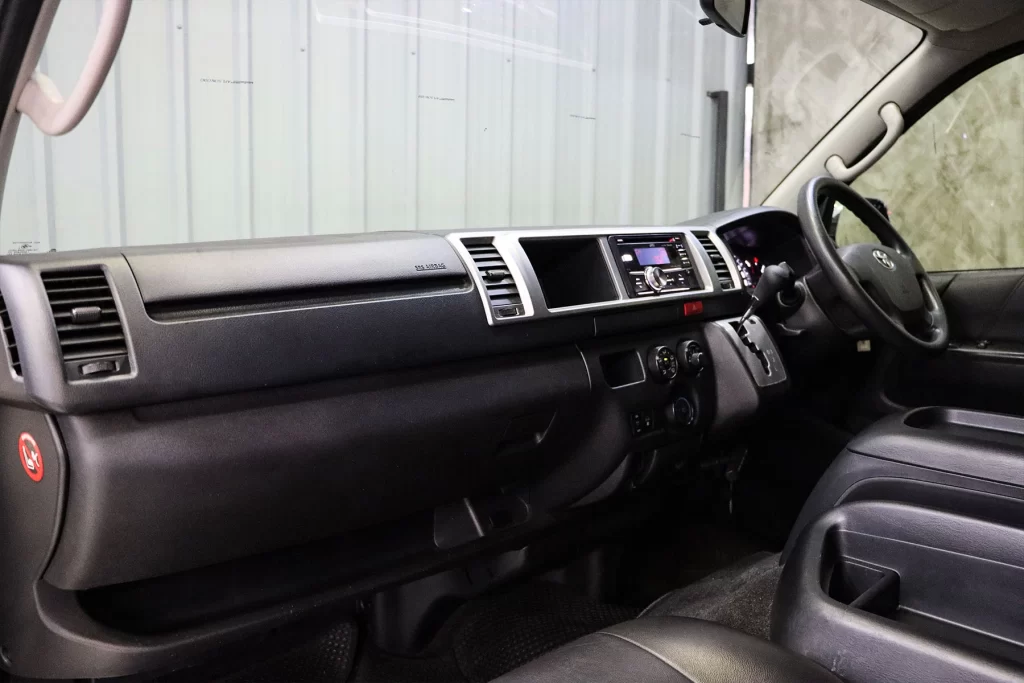 Toyota Ventury 3.0 G 2018 [CDHJ]