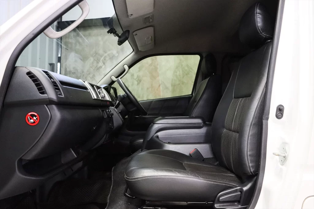 Toyota Ventury 3.0 G 2018 [CDHJ]