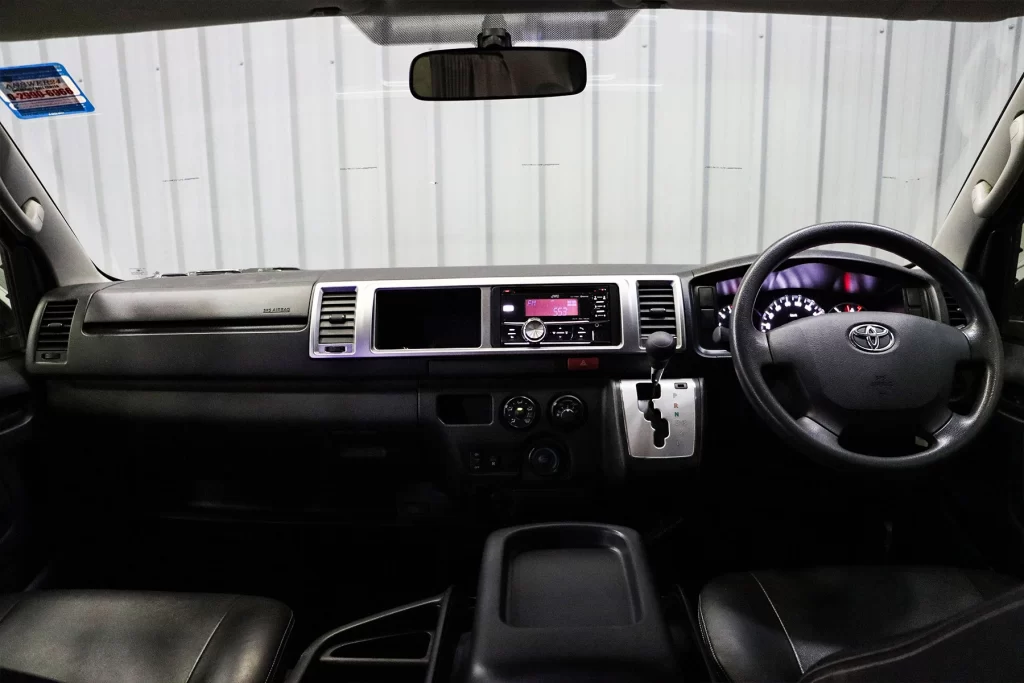 Toyota Ventury 3.0 G 2018 [CDHJ]